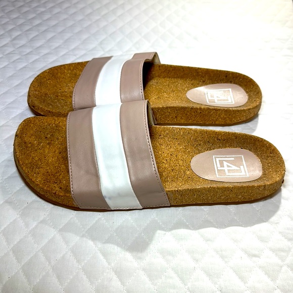 LL AFFECT Slides Neutral Tan &White Faux Leather. Faux Cork Footbed. Size 10. - Picture 4 of 6